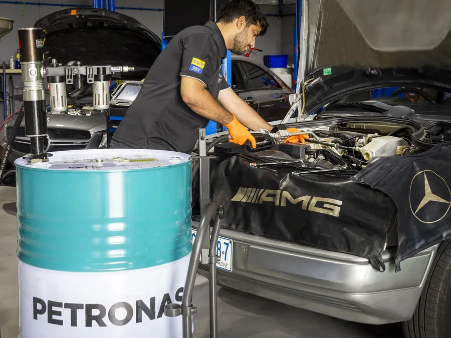 Logbook car service at StarTech Prestige Cranbourne West